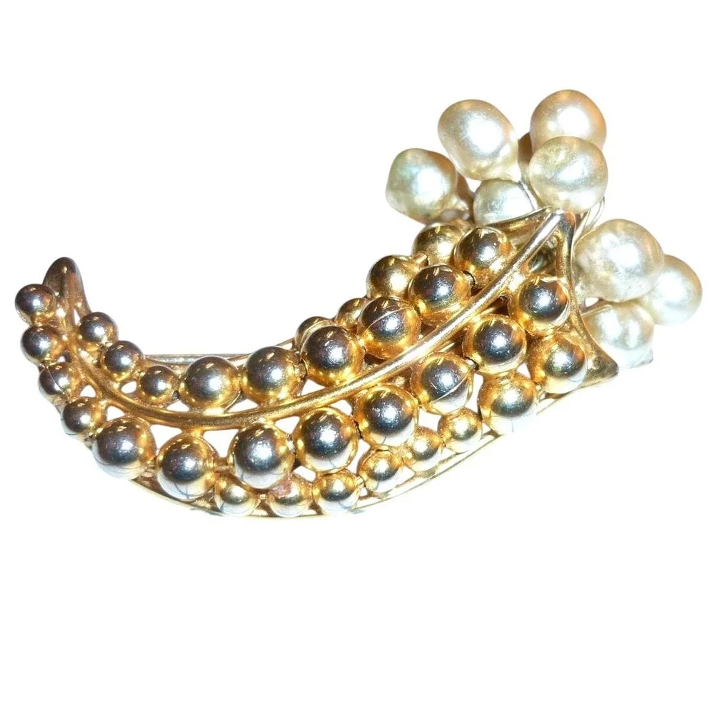 Vintage Signed VOGUE Faux Pearl Gold Tone Cornucopia Spray Brooch Mid‎ Century